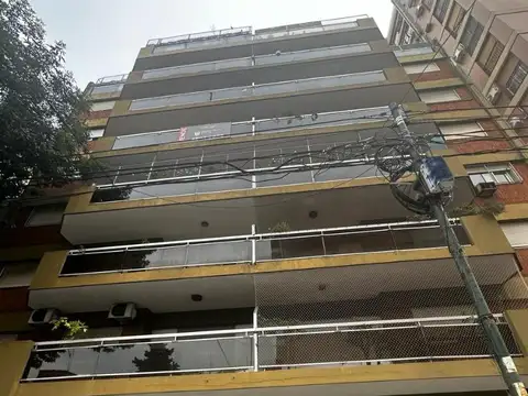 MUY LINDO MONOAMBIENTE CON BALCÓN!!!