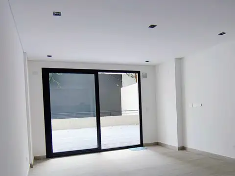 Julián Álvarez 2300, Piso PB