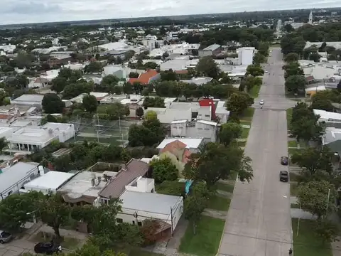 BARRIO SARTOR, CASA CON EXCELENTE UBICACIÓN