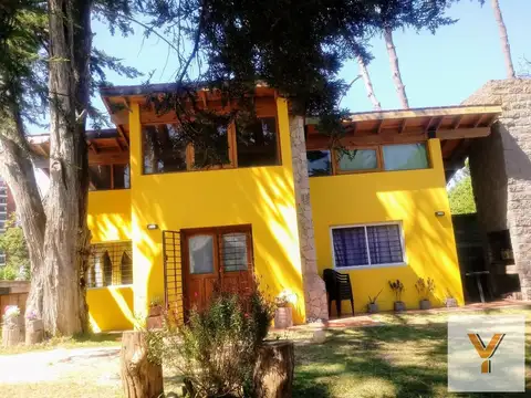 Casa en venta - 4 Dormitorios 3 Baños - Villa Gesell