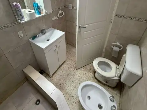 PH 3 ambientes al frente con patio – Villa Adelina