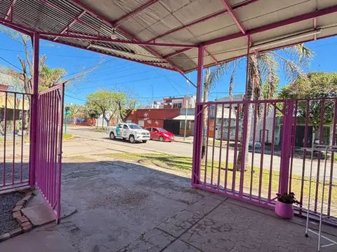 VENTA LOCAL COMERCIAL. CON DEPARTAMENTOS  MERLO 