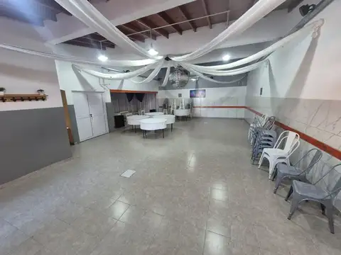 SALON D EVENTOS + CASA C PILETA VENTA EN TEMPERLEY