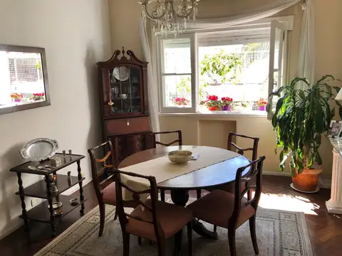 VENTA RECOLETA - 4 AMBIENTES con Dependencia