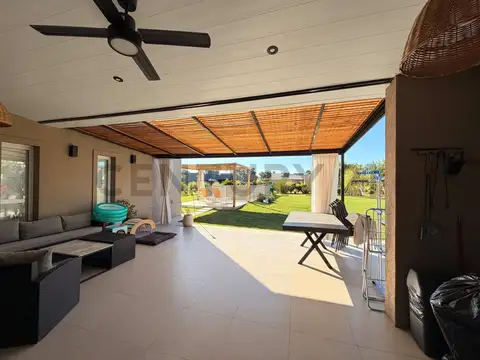Venta Casa 4 amb B° Cerrado c/amenities