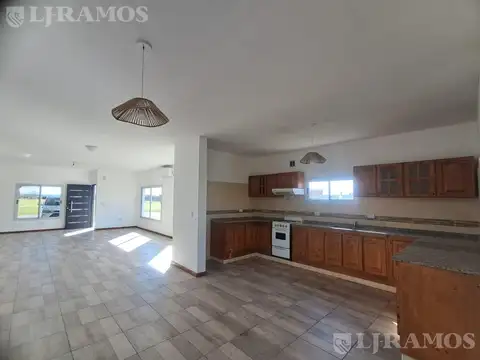 Casa en Alquiler de 3 dormitorios
