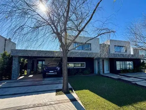 Venta Casa Equipada 8 ambientes Villanueva Tigre