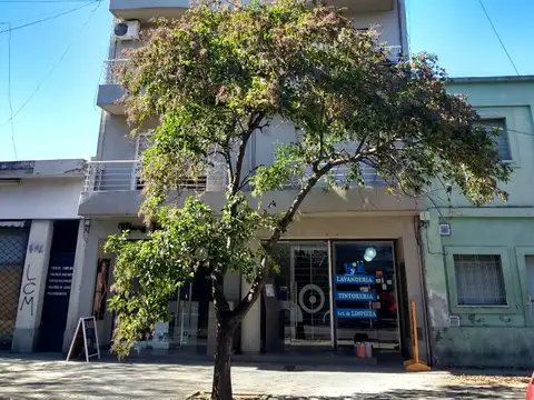 EXCELENTE OPORTUNIDAD. MONOAMBIENTE CON BALCÓN Y PATIO. Ventilacion cruzada