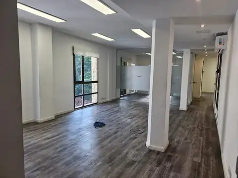 Oficina moderna y luminosa a la venta en Recoleta
