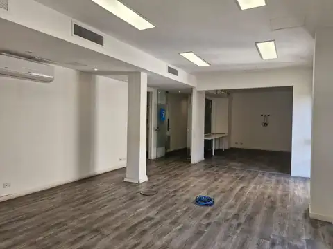 Oficina Monoambiente con 4 baños