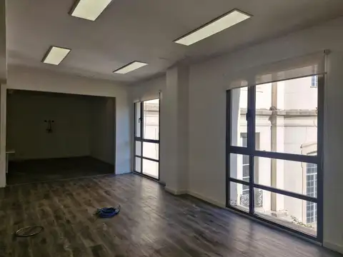 Oficina en Venta con 1 cochera