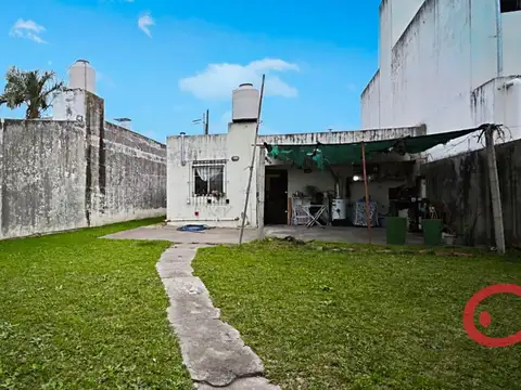 Italia.  Belén de Escobar, Provincia de Buenos Aires, 900