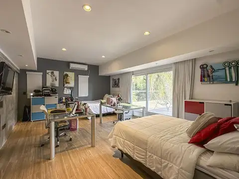 Excelente casa en venta en San Jorge Village. Muy buena ubicación central