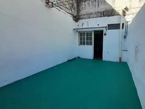 Depto Tipo Casa en Alquiler de 1 dormitorio