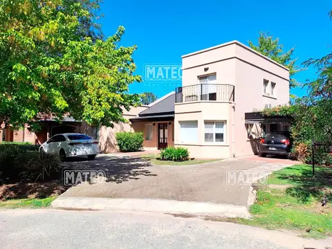 Casa en Venta en Campos De Álvarez, USD 390.000