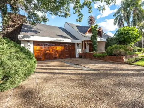 VENTA CASA CHALET 4 AMBIENTES CASTELAR NORTE QUINCHO PISCINA JARDIN LOTE 1550