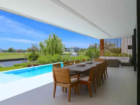 Casa al Rio en Venta y/o alquiler con muebles en Albanueva
