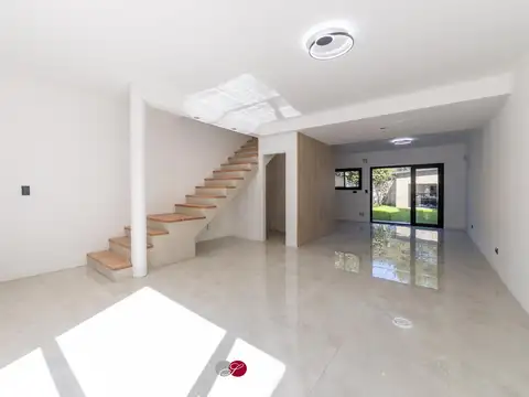 Depto Tipo Casa en Venta en Constitucion, USD 185.000