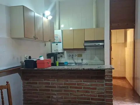 CASA EN VENTA 3 DORMITORIOS CON COCHERA PASAJE MORALES 3327