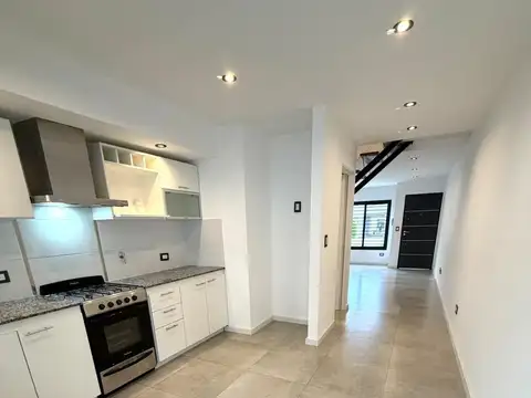 Depto Tipo Casa en Venta 1 año