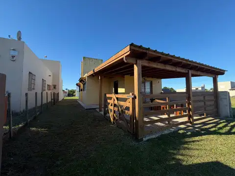 Casa 3 ambientes en Mar del Sud Con Parrilla