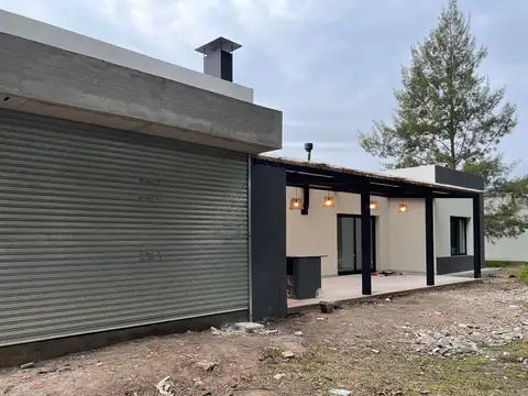 Casa 3 ambientes con 2 baños