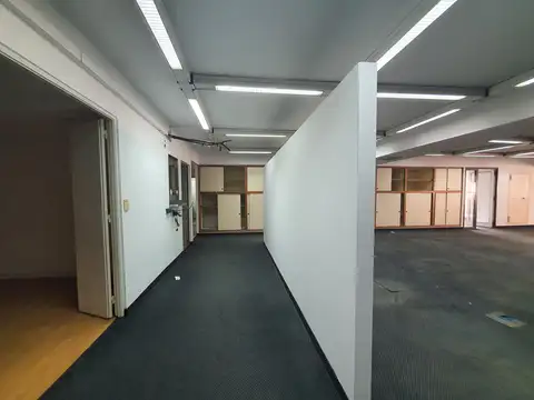 Oficina en  Av. Córdoba. Valor paquete (Expensa, Aysa y ABL).