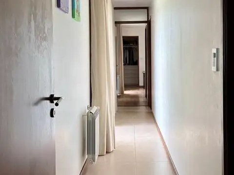 Casa en Venta con 4 cocheras