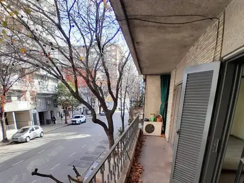 Depto Tipo Casa 4 ambientes con 2 baños