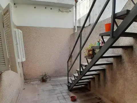 Depto Tipo Casa en Venta de 4 ambientes