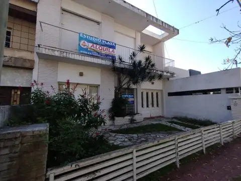 Casa en dos plantas en Alberdi Rio