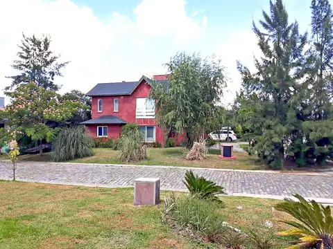 Casa Venta Alquiler 5 Ambientes Barrio Brickland