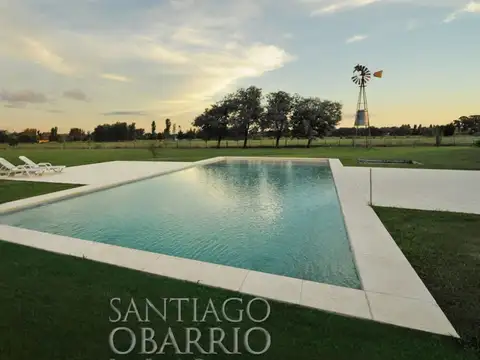 Lindísima casa en Venta de 600m2 construidos en el haras Argentino Farm Club de Luján 100
