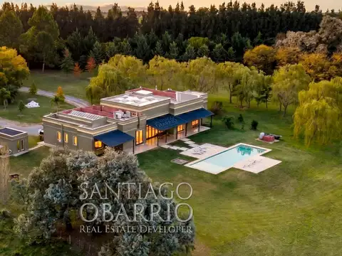 Lindísima casa en Venta de 600m2 construidos en el haras Argentino Farm Club de Luján 100