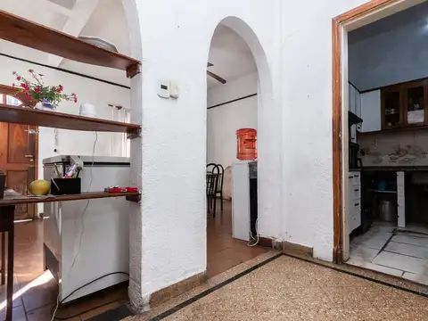 Casa 5 ambientes con 2 baños