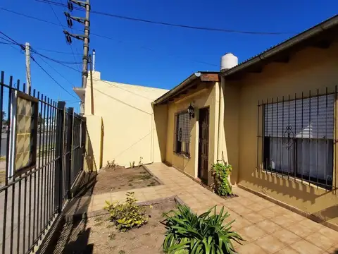 VENTA CASA Y DOS DEPARTAMENTOS TORTUGUITAS