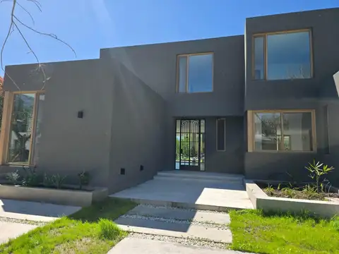Casa en venta o alquiler en Santa Maria De Tigre