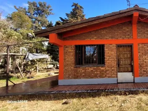 VENTA DOS CASAS EN TERRENO FORESTADO