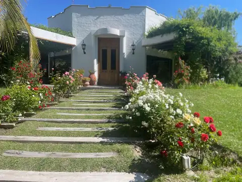 VENTA-CASA BARRIO LA CAPILLA-VISTALBA-MENDOZA