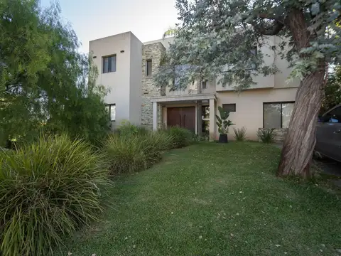 Casa en Alquiler de 5 dormitorios