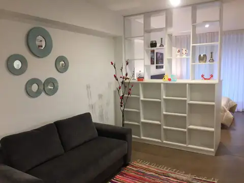 ALQUILER MONOAMBIENTE C/BALCON  AMOBLADO