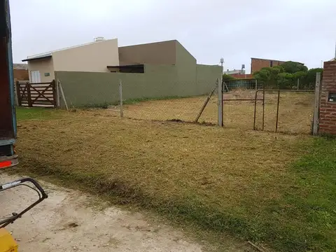 Terreno en Venta en Barrio Felix U.Camet, USD 19.900