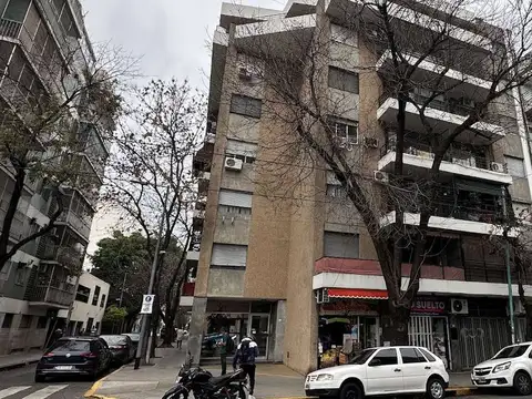 3 AMBIENTES AL FRENTE CON BALCON