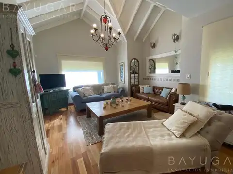 Casa en Venta en Bahia Blanca, USD 520.000