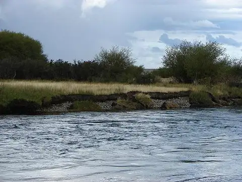 INMOBILIARIA COMODORO - 13.000 has sobre el Río Senguer