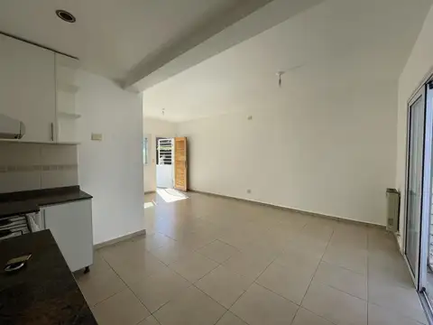 Casa 2 ambientes con 1 baño
