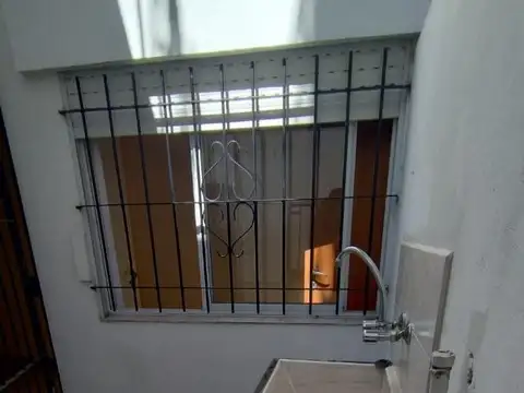 Depto Tipo Casa en Alquiler en Caseros, $ 400.000