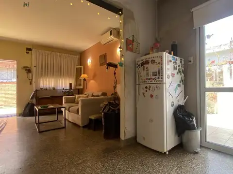 PH INTERNO DE 3 AMBIENTES CON PATIO SIN EXPENSAS