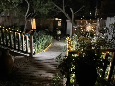 Edificio Comercial en Venta - 6 Cabañas 8 Dormitorios - 1000m2 - Mar Azul