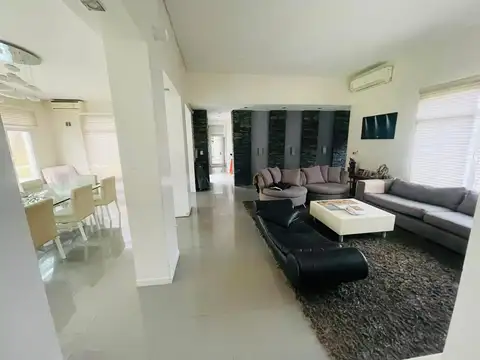 MARAVILLOSA CASA EN PLENO CENTRO DE RANELAGH